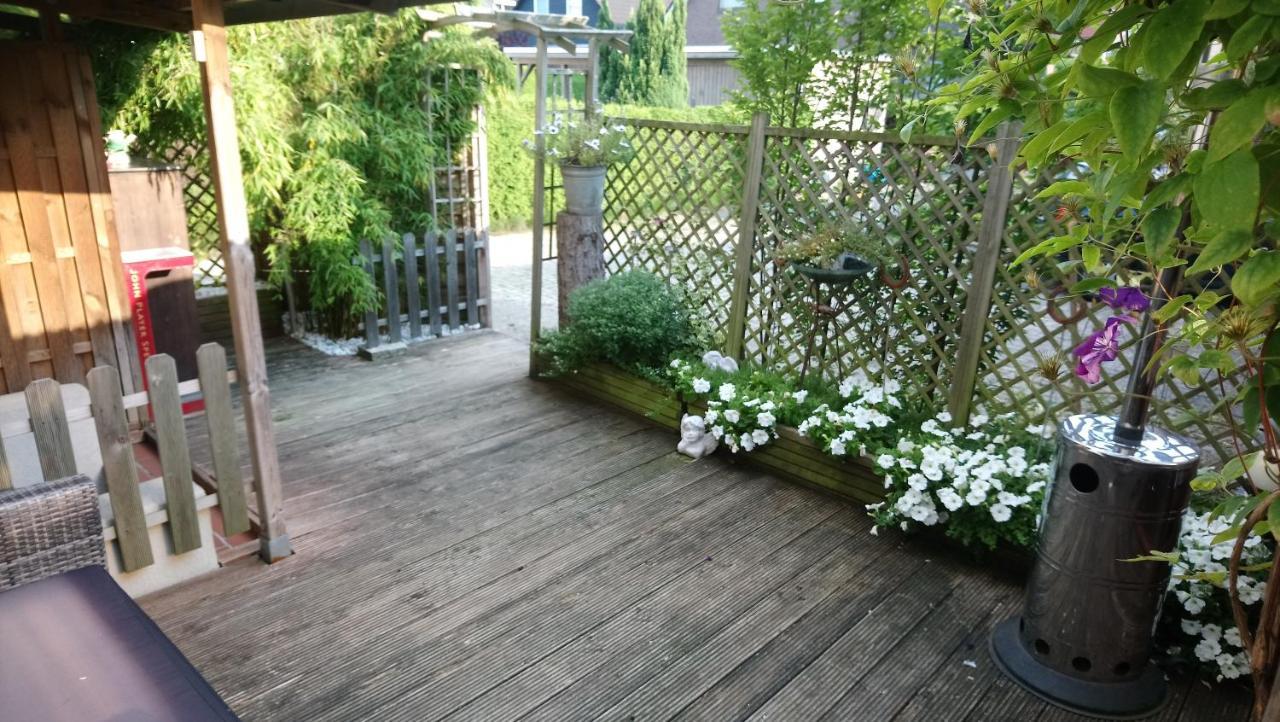 Private Zimmer bei der Weser-Ems-Halle Oldenburg Exterior foto