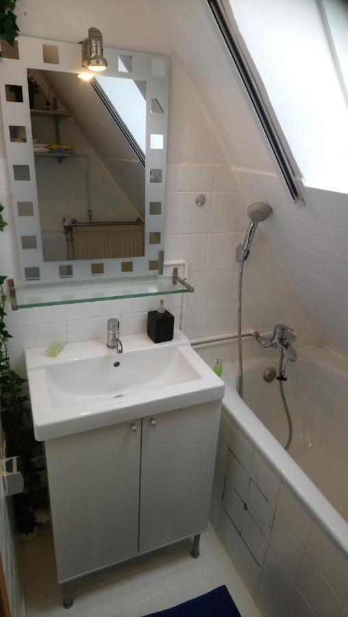 Private Zimmer bei der Weser-Ems-Halle Oldenburg Exterior foto
