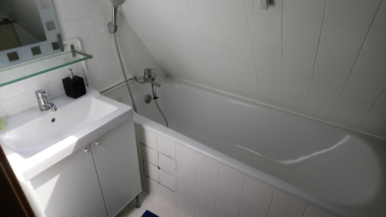 Private Zimmer bei der Weser-Ems-Halle Oldenburg Exterior foto
